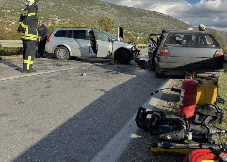 U teškoj nesreći kod Mostara poginuo bračni par, ozlijeđene tri djevojke iz Širokog Brijega