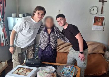 Spoj mladosti i dobrote: Širokobriješki gimnazijalci ponovno razveselili korisnike kućne njege