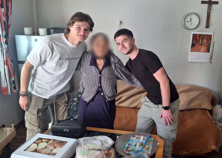 Spoj mladosti i dobrote: Širokobriješki gimnazijalci ponovno razveselili korisnike kućne njege
