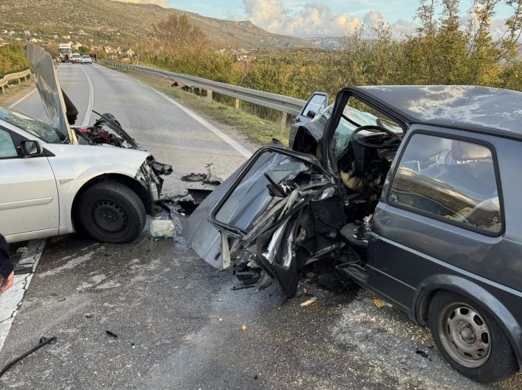 U teškoj nesreći kod Mostara poginuo bračni par, ozlijeđene tri djevojke iz Širokog Brijega