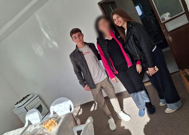 Spoj mladosti i dobrote: Širokobriješki gimnazijalci ponovno razveselili korisnike kućne njege