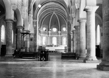 Fotografija prošlosti: Unutrašnjost i detalji crkve na Širokom Brijegu iz 1939.