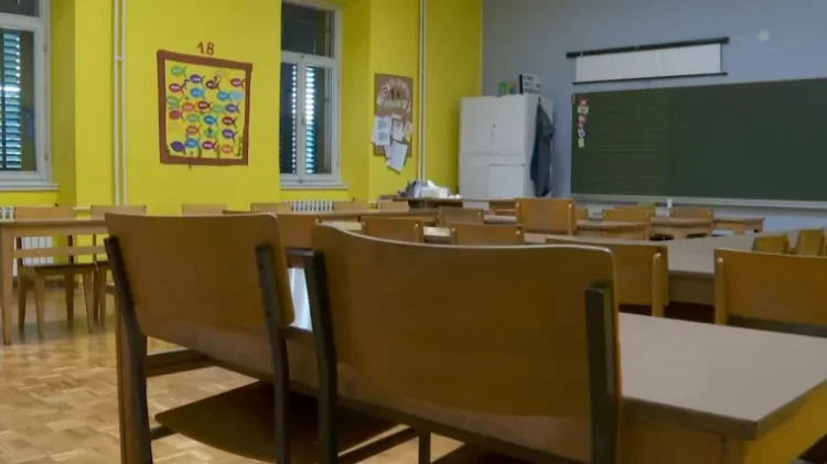Osnovna škola u Vrgorcu uvodi rigorozni kućni red: Odzvonilo čak i umjetnim noktima