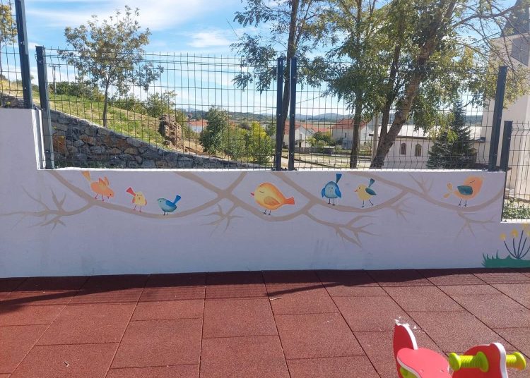 Posuški gimnazijalci uredili vanjske zidove OŠ Ivana Mažuranića