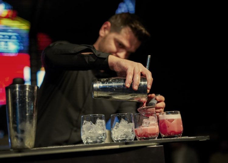 Natjecanje Gentleman Jack u Mostaru okuplja najbolje barmene iz BiH