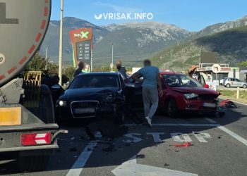 Teška prometna nesreća kod Mostara: Sudar tri vozila, ima ozlijeđenih