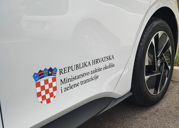 Općini Neum isporučena vozila na električni pogon