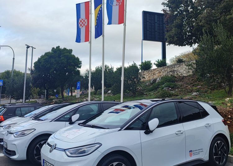 Općini Neum isporučena vozila na električni pogon