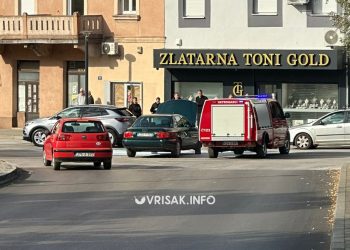 Široki Brijeg: Zapalio se automobil u centru, prolaznici priskočili u pomoć