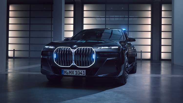 BMW poručuje: Budućnost nije samo električna – benzinci ostaju u igri