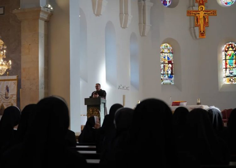 Široki Brijeg: U Gospinom svetištu održana prva mjesečna duhovna obnova sestara