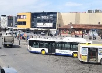 Maloljetnika ganjala dvojica mladića, on pobjegao u taxi, taksista ga izbacio: Nakon toga izboden