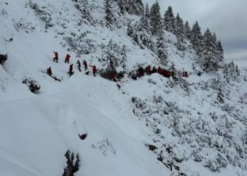 Preživjeli planinari opisali stravične trenutke u Alpama: Kopali golim rukama