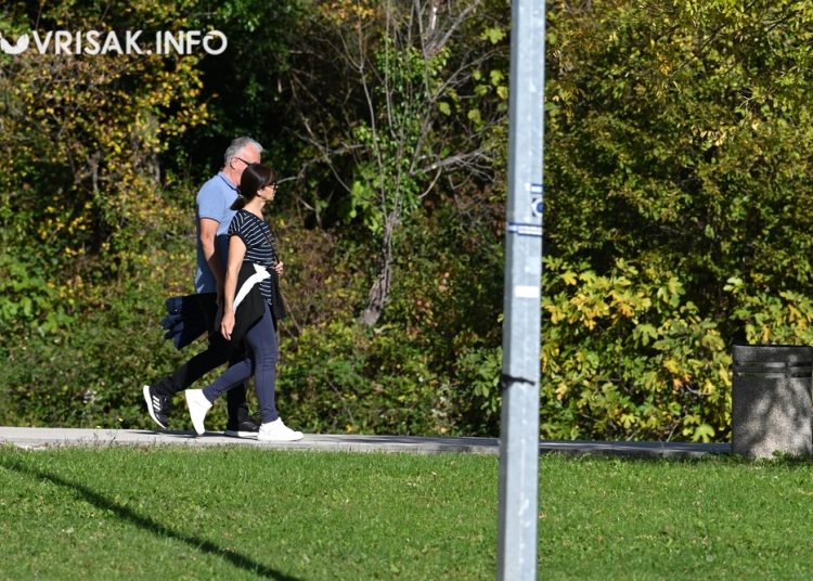 Sunčana nedjelja u Parku širokobrijeških branitelja: Igra, šetnja i druženje