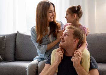 Savjeti stručnjaka za roditelje: Kako odgojiti emocionalno snažno dijete u nestabilnom svijetu