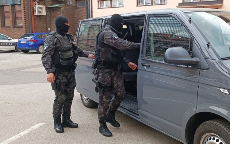 Uhićenja u tri bh. grada: Policajci i drugi osumnjičeni za prisiljavanje štićenica na prostituciju