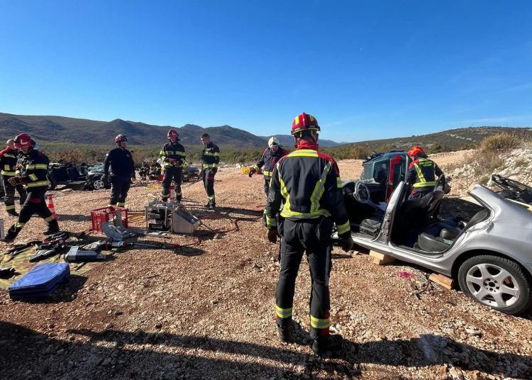 Šest profesionalnih vatrogasaca iz JVP Posušje na specijaliziranoj vježbi