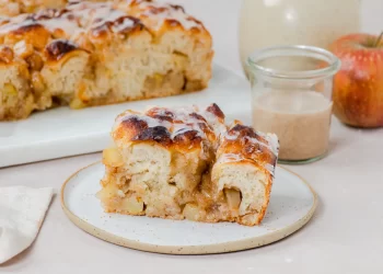 Recept za slatku focacciu s jabukama i cimetom