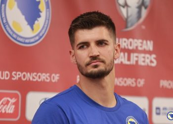 Nikola Vasilj na meti dva engleska kluba