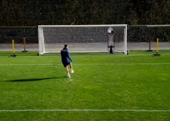 (VIDEO) Pogledajte kako je prošao Ronaldo protiv nesavladivog golmana-robota