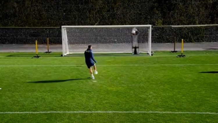 (VIDEO) Pogledajte kako je prošao Ronaldo protiv nesavladivog golmana-robota
