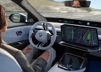 BMW prvi u Europi dobio odobrenje za autonomnu vožnju: Bez ruku do 130 km/h