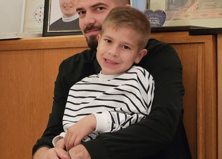 (VIDEO) U Mostaru održana tribina “Podaj dite ćaći”