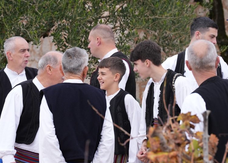 Pogledajte kadrove filma o dolasku franjevaca u Hercegovinu: Sudjelovali HKUD Mokro, Frama Široki Brijeg i FSR