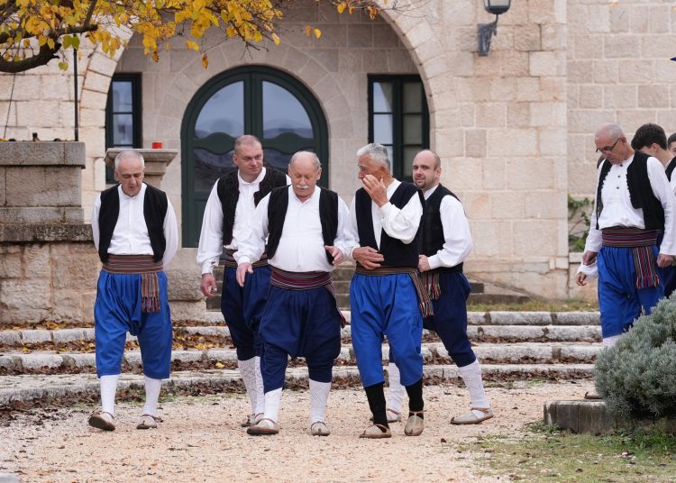 Pogledajte kadrove filma o dolasku franjevaca u Hercegovinu: Sudjelovali HKUD Mokro, Frama Široki Brijeg i FSR