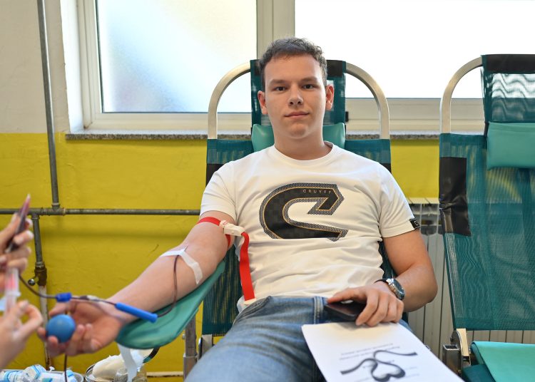 Učenici Srednje strukovne škole Široki Brijeg darovali 32 doze krvi