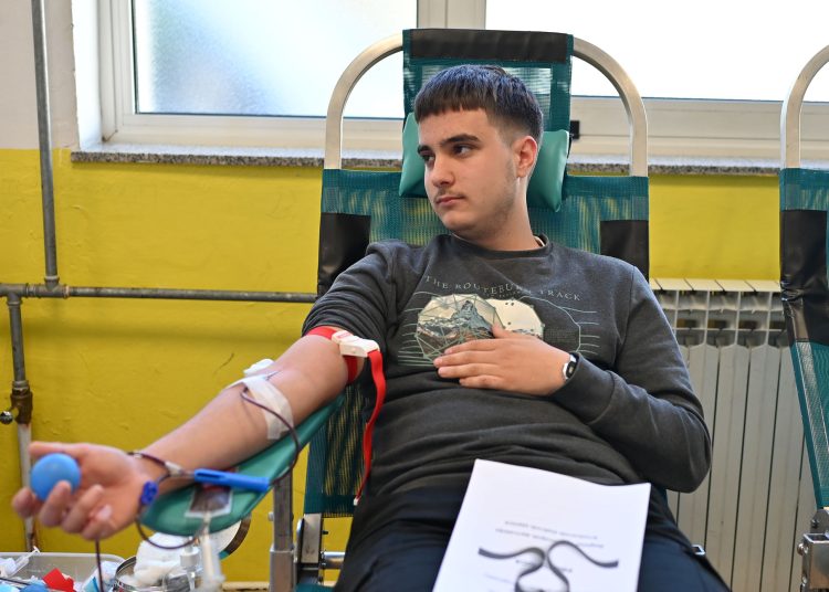 Učenici Srednje strukovne škole Široki Brijeg darovali 32 doze krvi
