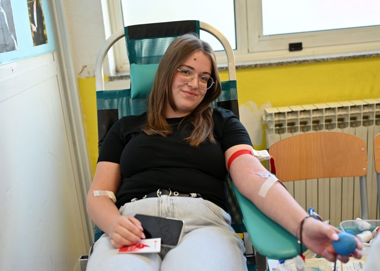 Učenici Srednje strukovne škole Široki Brijeg darovali 32 doze krvi
