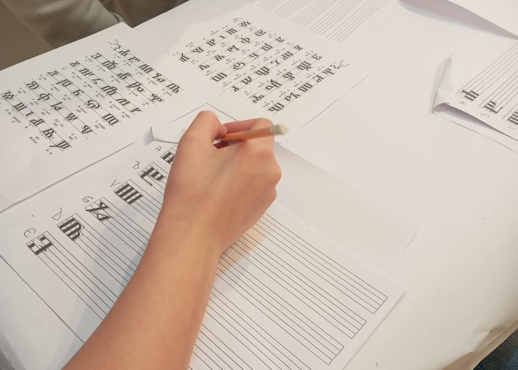 Učenici u Širokom Brijegu na prvim radionicama glagoljice u sklopu Dana baštine ŽZH