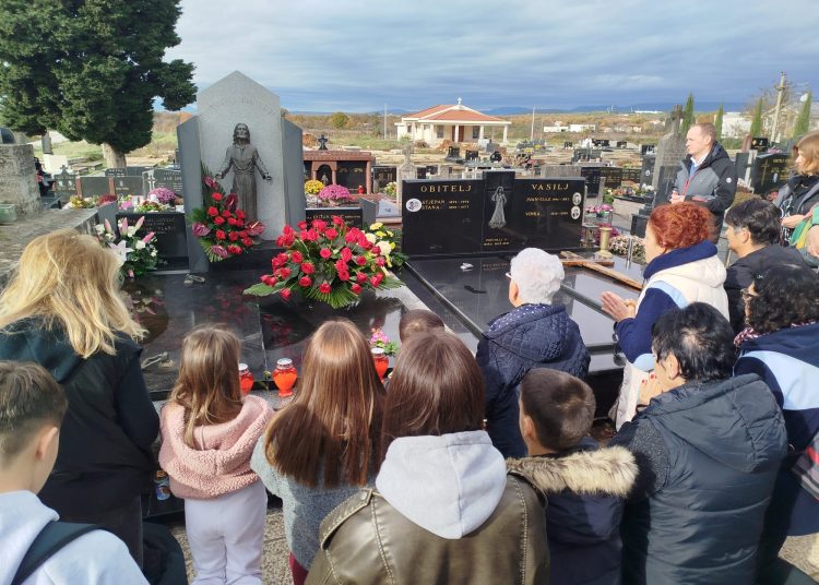 Vjernici župe Čerin u molitvenom hodu obilježili 25 godina od smrti fra Slavka Barbarića