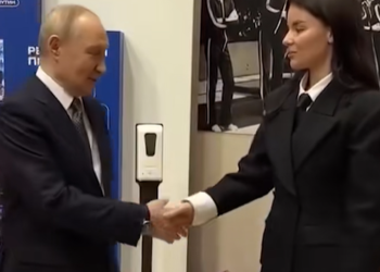 Što se događa s rukama Vladimira Putina i što novi video otkriva o njegovom zdravlju?