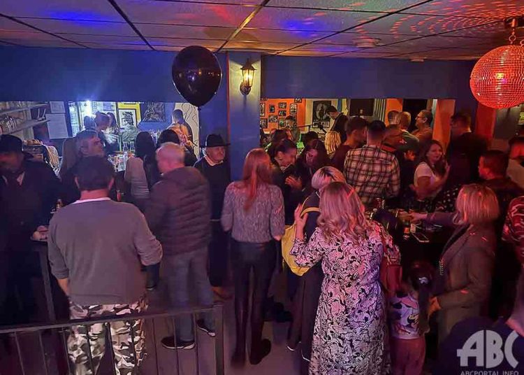 (VIDEO) Široki Brijeg slavi 40 godina „Paje“: Kultni kafić koji je odgojio generacije umjetnika i rokera