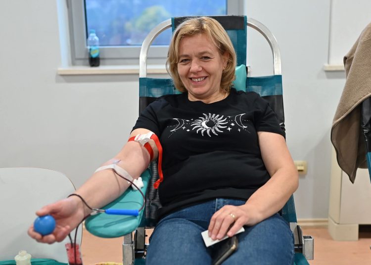 Zaposlenici Violete iz Gruda darovali 58 doza krvi