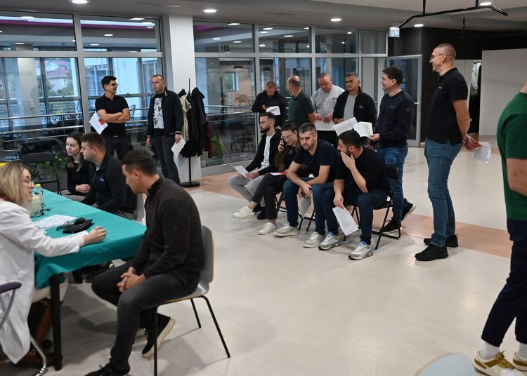 Zaposlenici Violete iz Gruda darovali 58 doza krvi