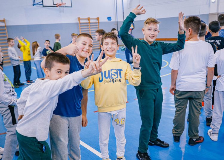 Košarkaši Širokog posjetili škole i družili se s učenicima