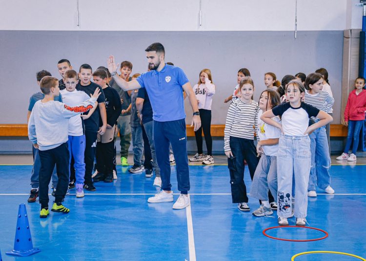 Košarkaši Širokog posjetili škole i družili se s učenicima