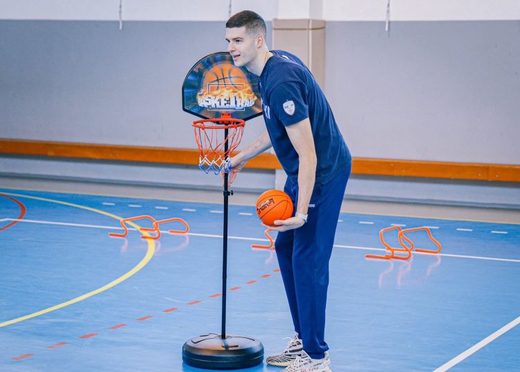 Košarkaši Širokog posjetili škole i družili se s učenicima