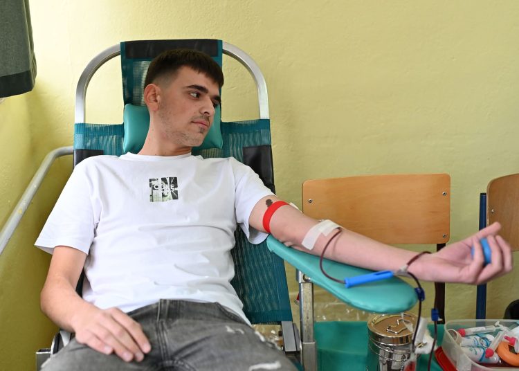 Grudski srednjoškolci darovali 22 doze krvi