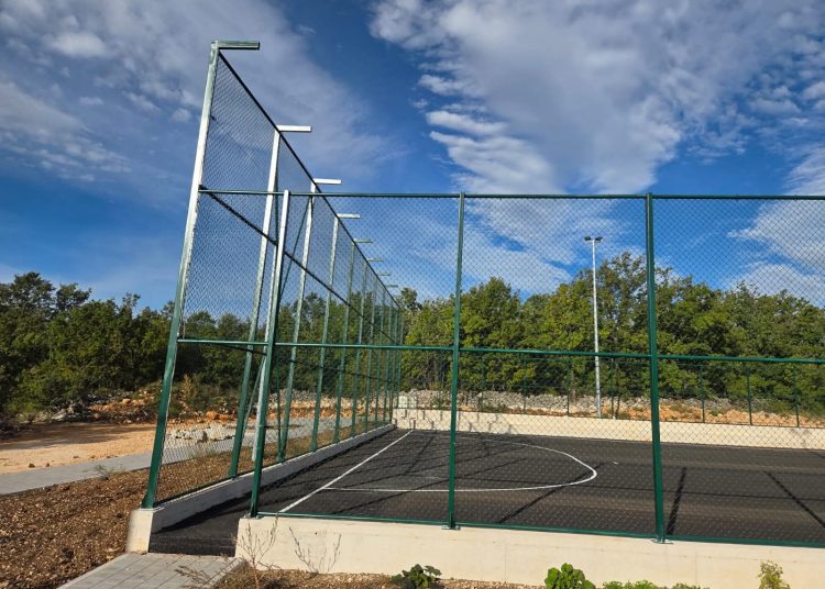 Završetak uspostave zelene površine u naselju Carski gaj u središtu općine Posušje“