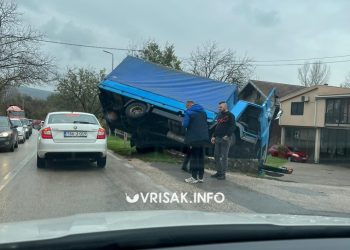 Široki Brijeg: Prometna nezgoda u Knešpolju, prevrnuo se kamion