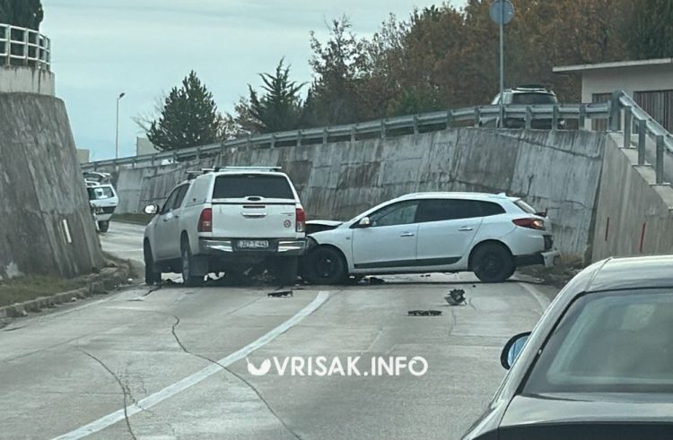 Prometna nezgoda u Posušju: Sudar džipa i Renaulta