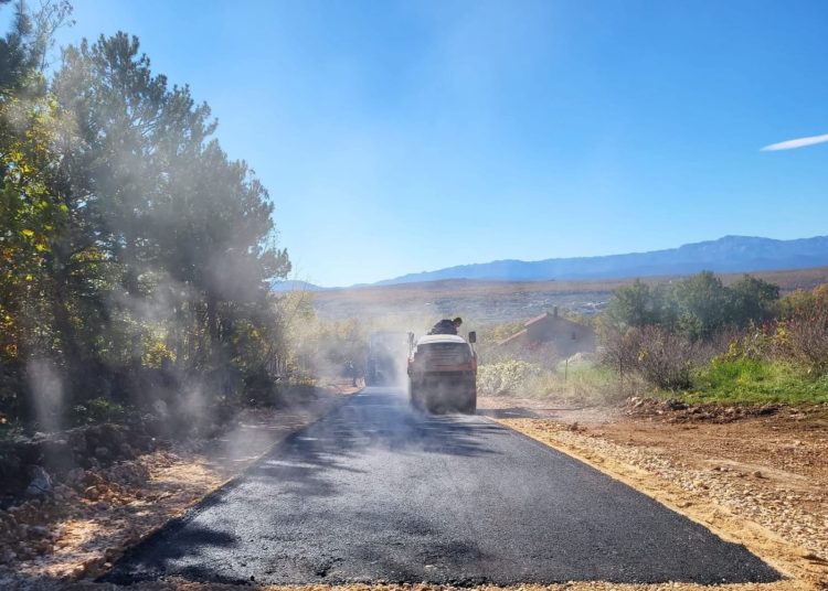 Posušje ulaže u infrastrukturu: Asfaltirana nova cesta u Gornjim Jukićima