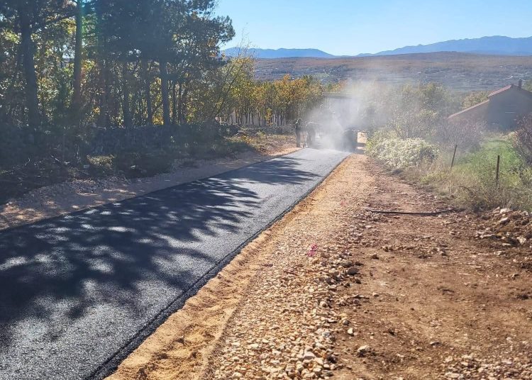 Posušje ulaže u infrastrukturu: Asfaltirana nova cesta u Gornjim Jukićima