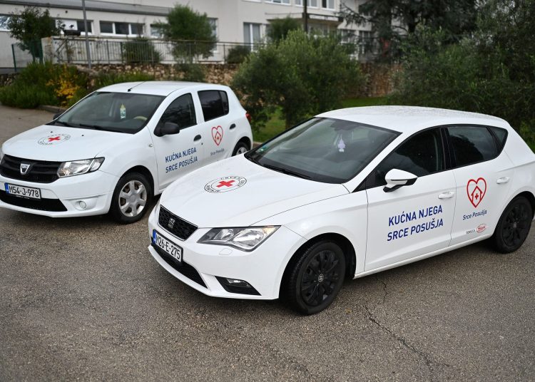 Njegovateljice ”Programa kućne njege – Srce Posušja” spremne za rad na terenu