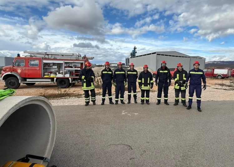 Dobrovoljni vatrogasci iz ŽZH položili test