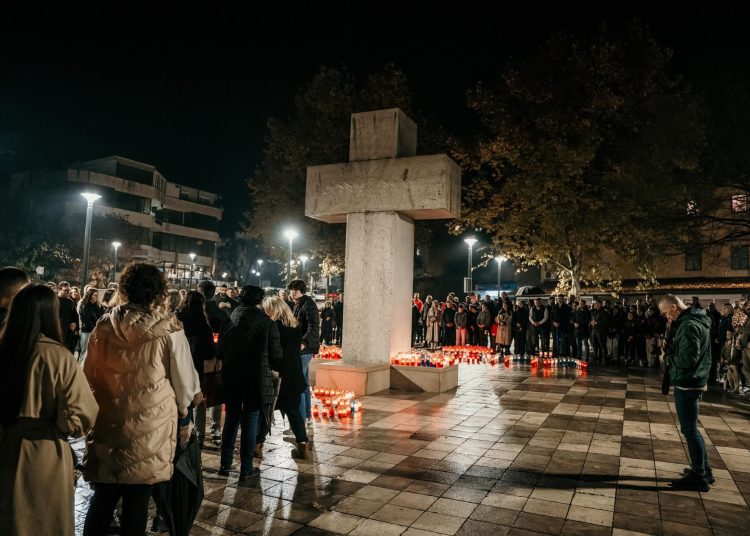 Široki Brijeg u znak sjećanja na Vukovar i Škabrnju
